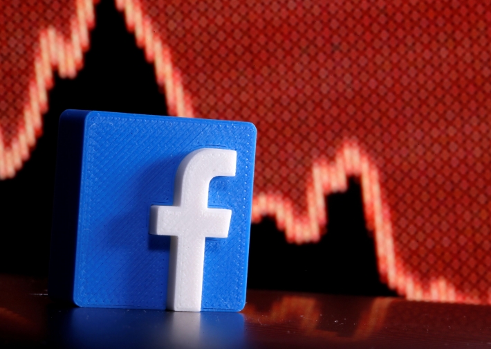 Ações do Facebook caem mais de 5,6% após instabilidade no WhatsApp