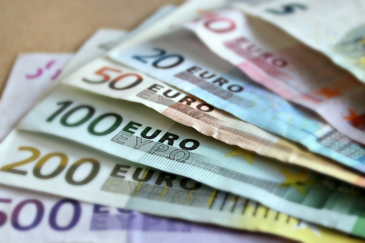 Euro: moeda sobe 0,75% nesta sexta
