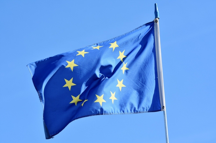 União Europeia oferece empréstimo de 9 bi de euros à Ucrânia