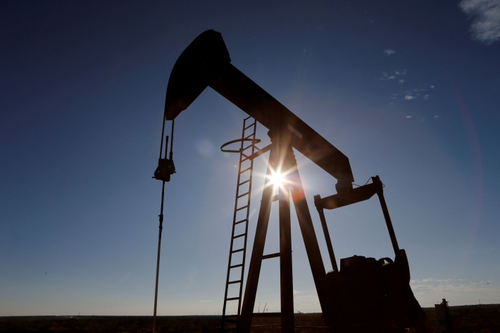 Petróleo fecha em baixa, com cautela sobre chinesa Evergrande