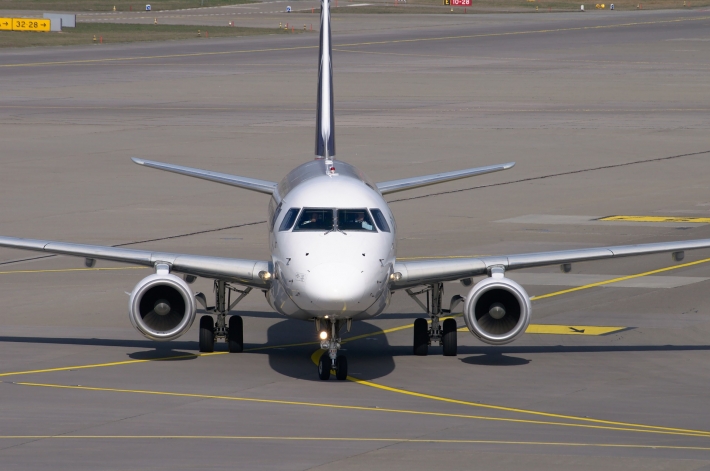 Ibovespa hoje: Embraer (EMBR3), Companhia Siderúrgica Nacional (CSNA3) e Azul (AZUL4) são os destaques negativos do dia