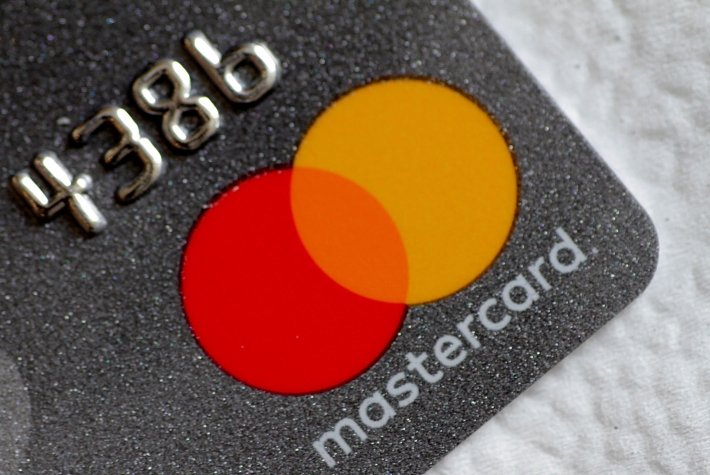 Mastercard amplia lucro no confronto anual do 1°tri; ação sobe 3% em NY