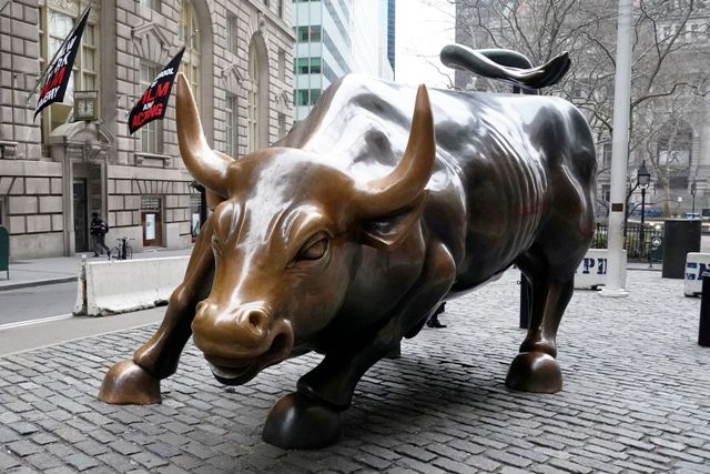 Wall Street abre em alta após dado fraco de emprego nos EUA