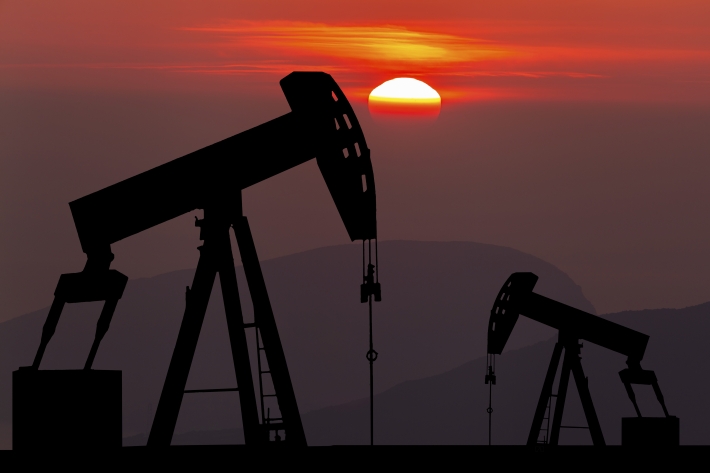 Petróleo fecha em queda, com temores sobre estoque nos EUA no radar
