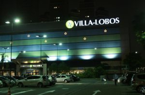 Entrada do Shopping Villa Lobos, da brMalls