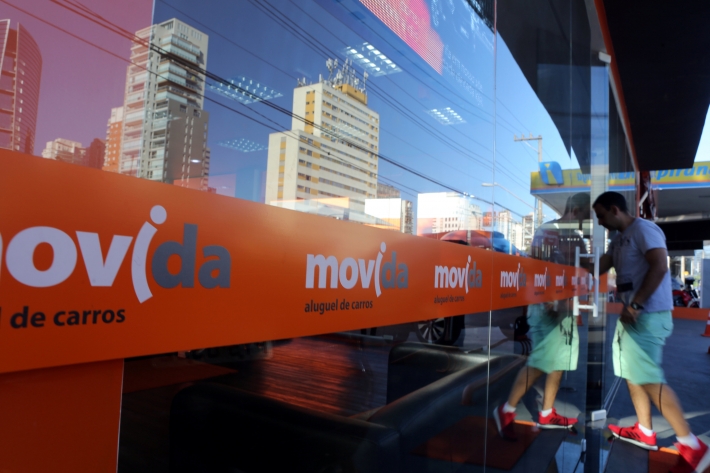 Entrada de uma das lojas da Movida, em São Paulo. Foto: Paulo Whitaker/Reuters