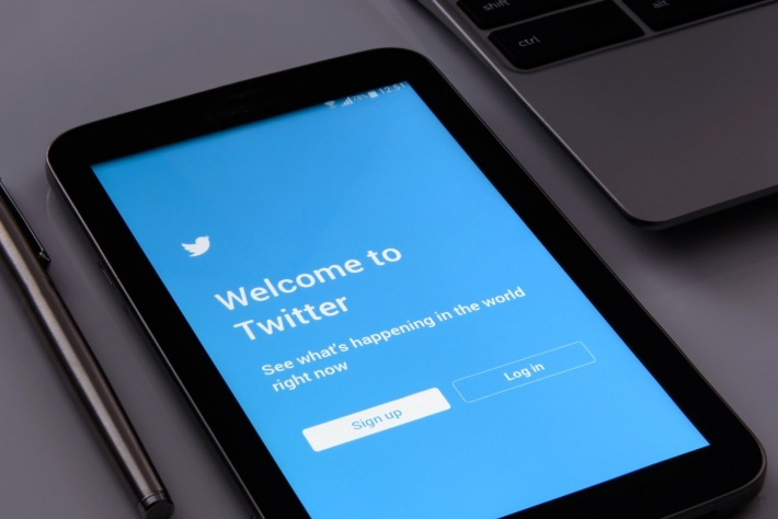 Twitter tem prejuízo no 3° trimestre, mas receita cresce e ação sobe