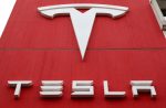 Tesla, a fabricante de veículos elétricos de Elon Musk (Foto: Arnd Wiegmann/Reuters)