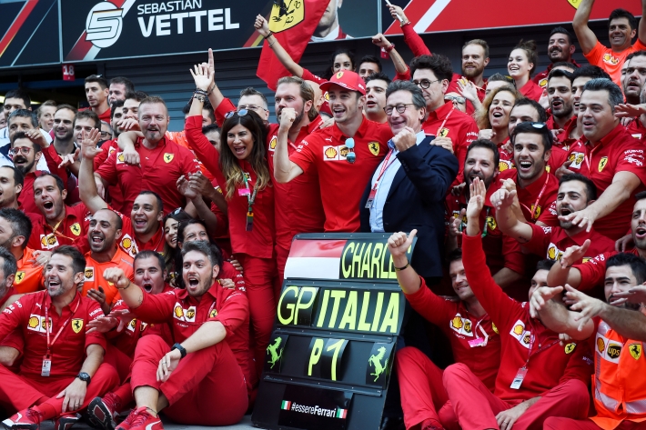 Ferrari enfrenta nova crise de liderança com demissão abrupta de CEO