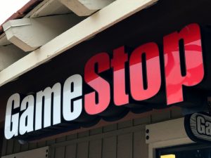 Logo da GameStop em uma loja na Califórnia (Foto: Mike Blake/Reuters)