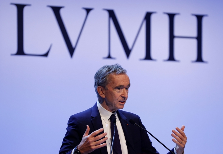 Quem é Bernard Arnault, o homem mais rico do mundo que desbancou