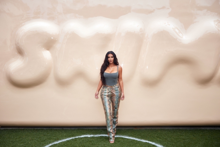 Grife bilionária de Kim Kardashian desafia a pandemia