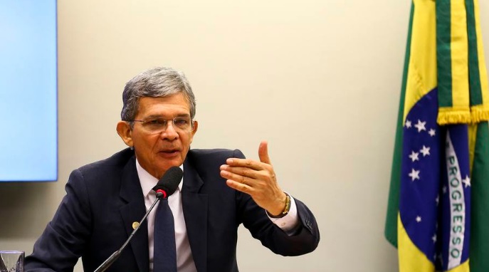 Petrobras tem dificuldade em explicar preços, diz Silva e Luna
