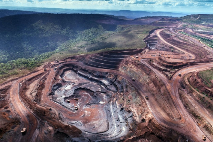 Ibovespa: Mineradoras e siderúrgicas recuam com queda do minério de ferro