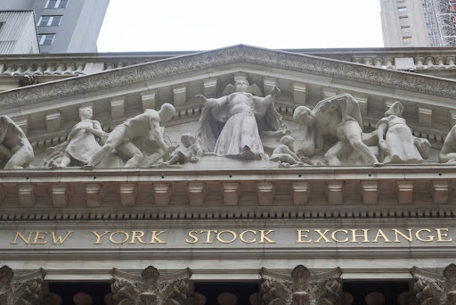 Bolsas de NY fecham em baixa, pressionadas após dados dos EUA