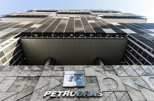 Petrobras (PETR4): ações da empresa valorizam 0,31% na abertura