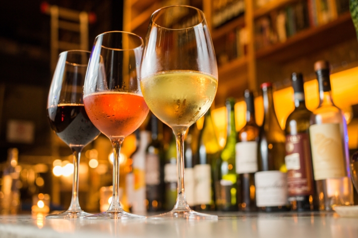 Conheça a bolsa de valores de vinhos que valem como investimentos