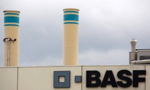 Basf reverte prejuízo