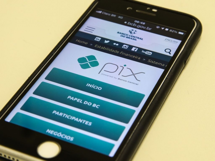 Pix bate recorde de transações diárias em meio ao pagamento do 13º