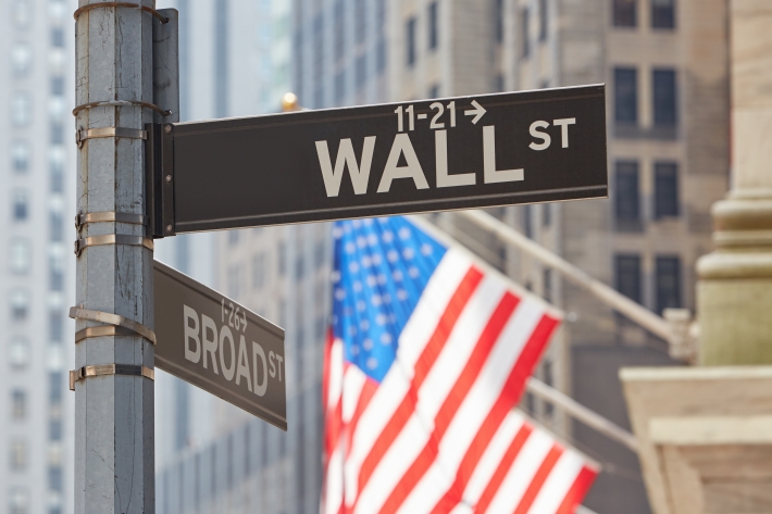 Wall Street cai após notícias de que EUA fecharam embaixada em Kiev