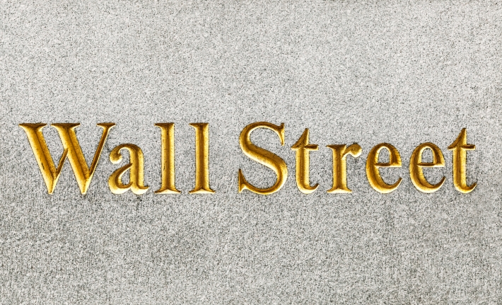 Wall Street fecha em queda com rendimentos de Treasuries acima de 3%