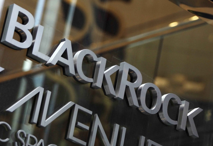 BlackRock reduz exposição à China por temor econômico e geopolítico