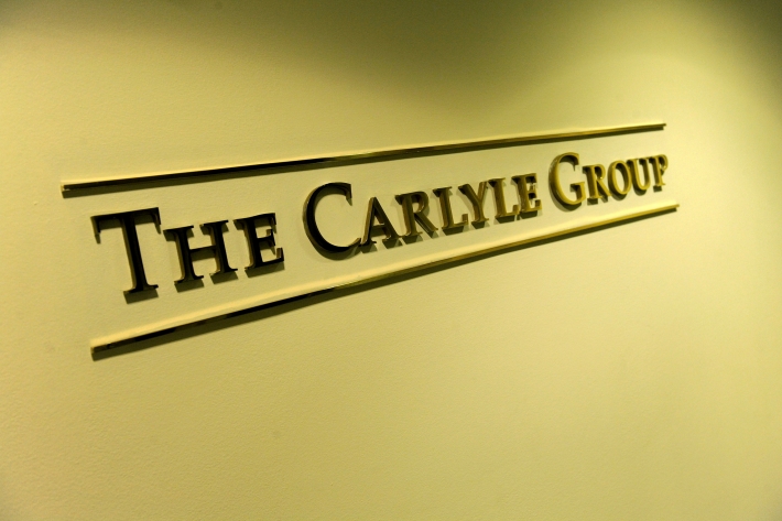 Advent e Carlyle avaliam oferta por unidade da DuPont de US$ 12 bi