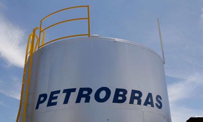 Privatizar Petrobras levaria ao menos 4 anos, diz Bolsonaro