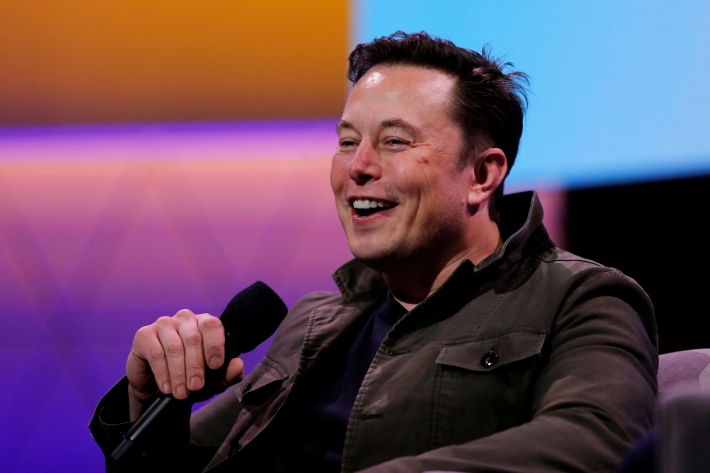 Elon Musk vende mais ações da Tesla e diz que cumpriu meta de 10%