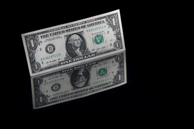 Dólar hoje: moeda desce a R$ 5,03 após CPI fraco sugerir alívio do Fed