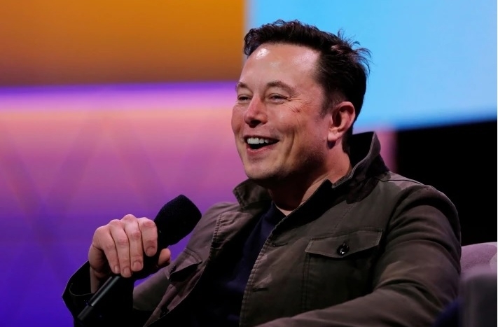 Elon Musk altera descrição no Twitter para ‘Chief Twit’