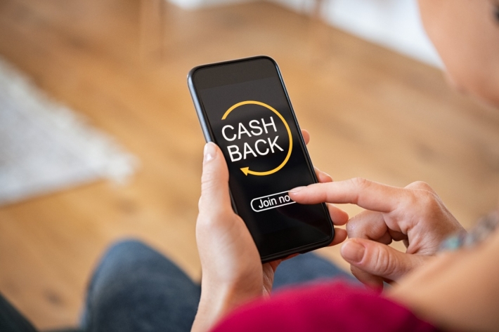Cashback: cartão que devolve parte dos gastos vale mesmo a pena?