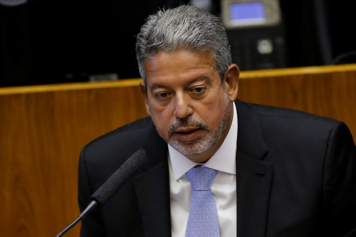Governo pode vender ações e não ser majoritário na Petrobras, diz Lira