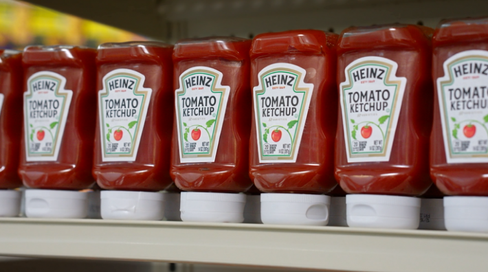 Kraft Heinz se recupera após ações desabarem na quinta-feira