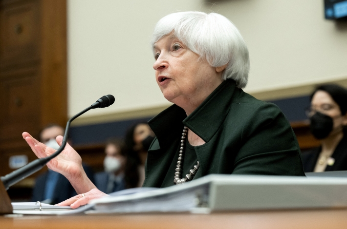 Yellen: inflação está inaceitavelmente alta e reduzi-la é prioridade