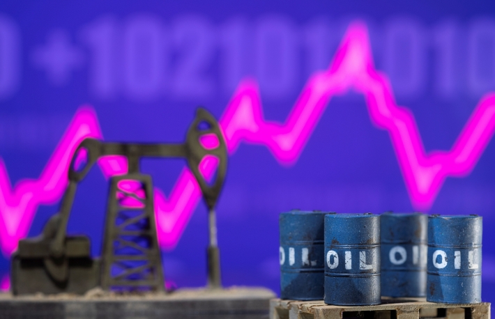 EUA vendem mais 20 milhões de barris de petróleo de suas reservas