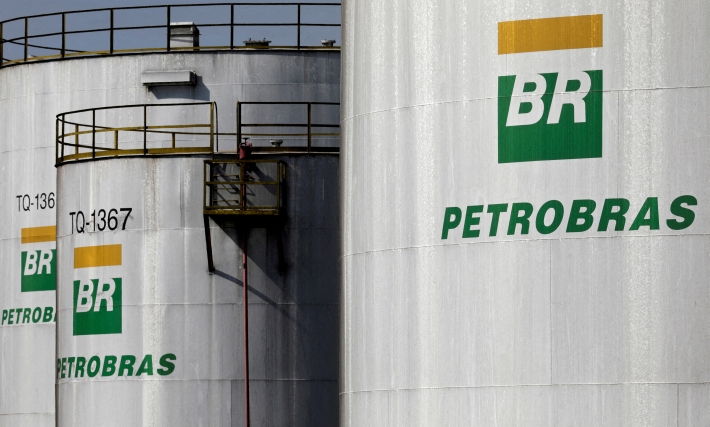 Petrobras estende prazo para participação em venda de refinarias