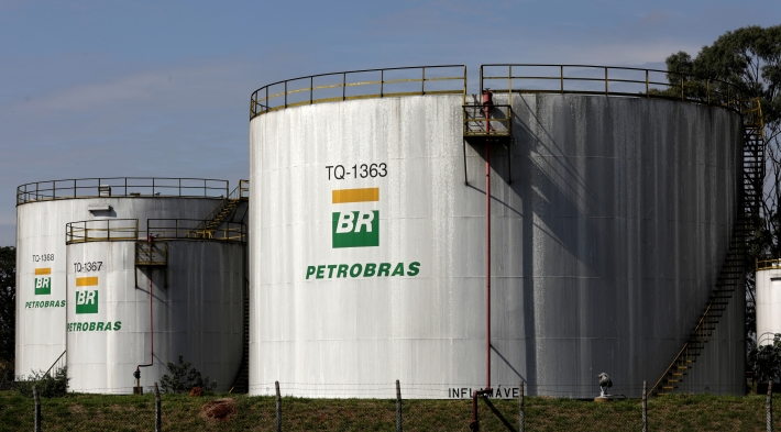 Petrobras (PETR4): ação fecha em baixa