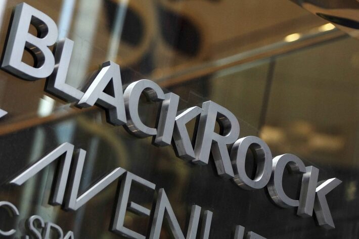 A&ccedil;&otilde;es da Blackrock caem  ap&oacute;s perda de lucro. Foto: REUTERS/Shannon Stapleto