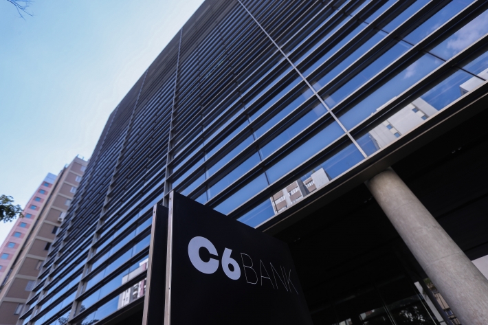 Novo recurso do C6 Bank oferece a investidor ações nas bolsas de NY