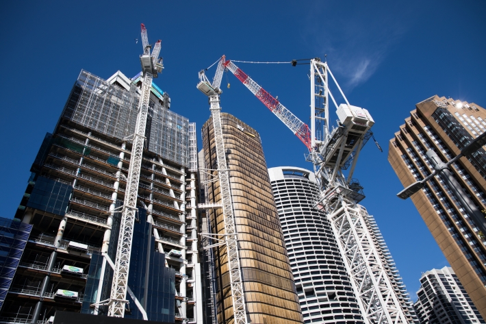Quais ações do setor de construção são boas para investir?