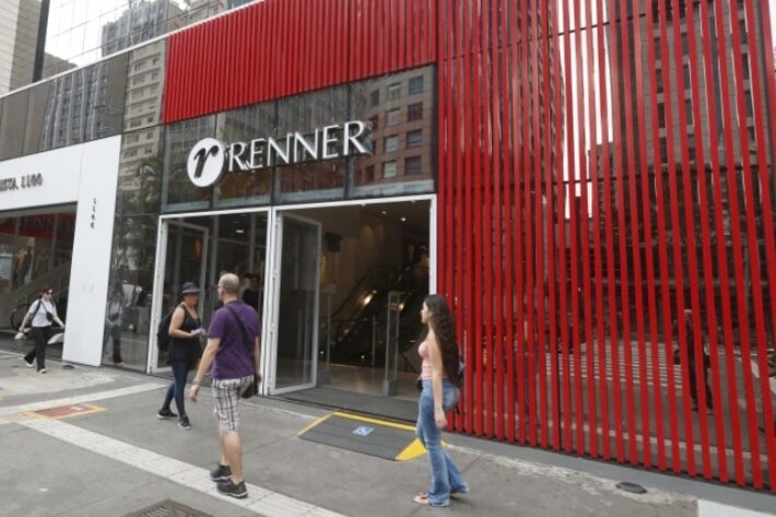 Pap&eacute;is das Lojas Renner se destacam entre indica&ccedil;&otilde;es (Foto: Alex Silva/Estad&atilde;o)