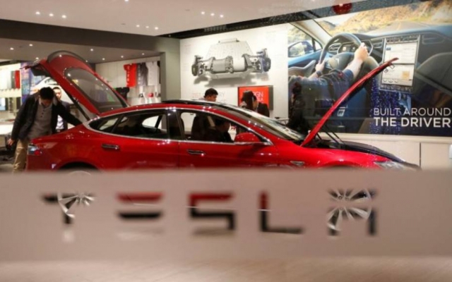 Tesla (TSLA34) inicia vendas na Tailândia; ação da empresa recua