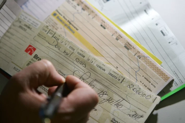 O que é cheque especial e quais cuidados devo tomar?