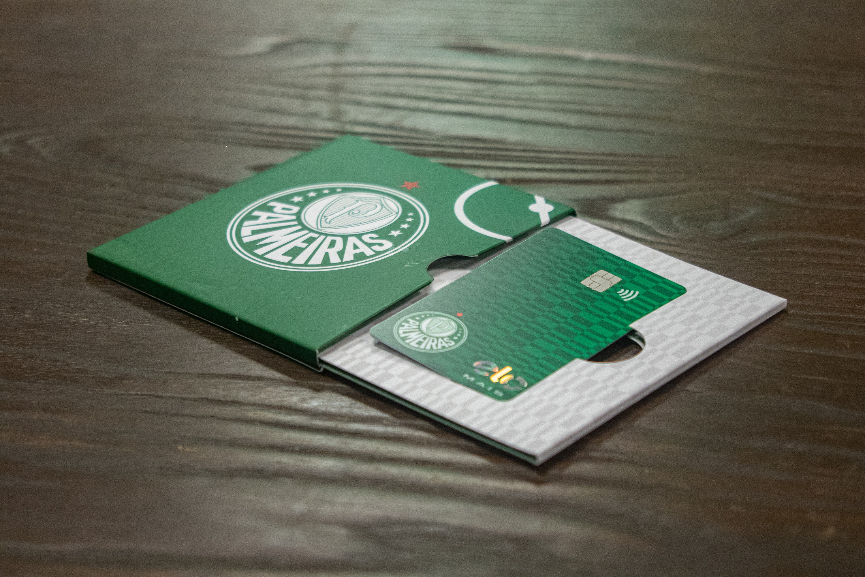 Palmeiras Pay vale a pena? Tudo sobre a conta online do Verdão que rende  mais que a poupança e tem cartão exclusivo