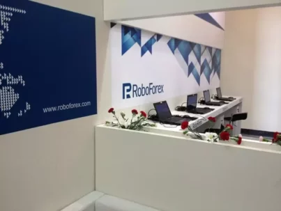 CVM manda plataforma RoboForex suspender serviços de corretagem