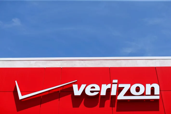Verizon amplia lucro no 4º tri, mas projeção para 2023 desagrada