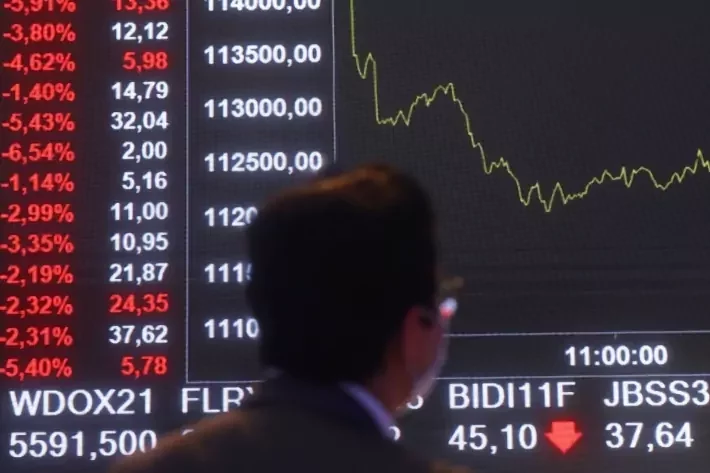 Ibovespa hoje: índice busca recuperação após Copom, apesar de cautela externa