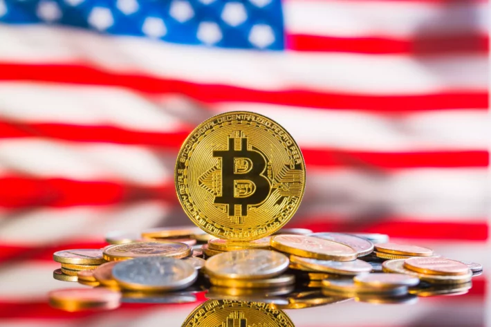 Bitcoin sobe após decisão de juros nos EUA; veja o que esperar do preço