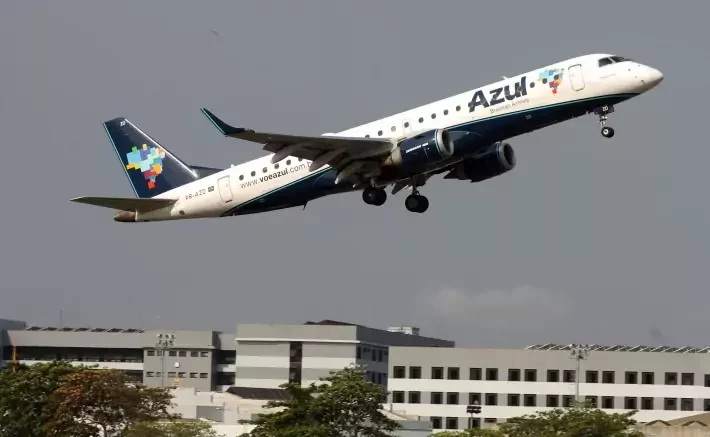 Azul (AZUL4) prevê aumento de oferta total em 2024